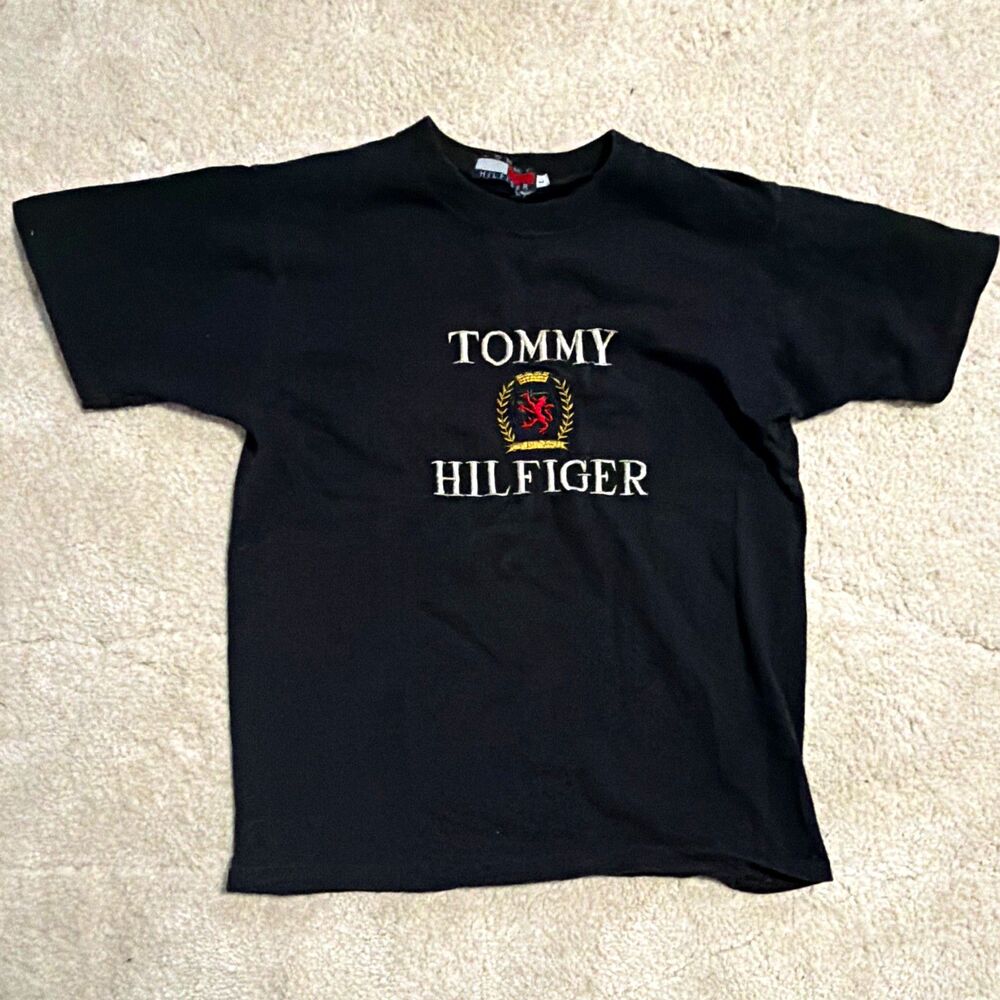 Vintage 90s Tommy Hilfiger Embroidered Lion Crest T-Shirt Crew Neck Short Sleeve
